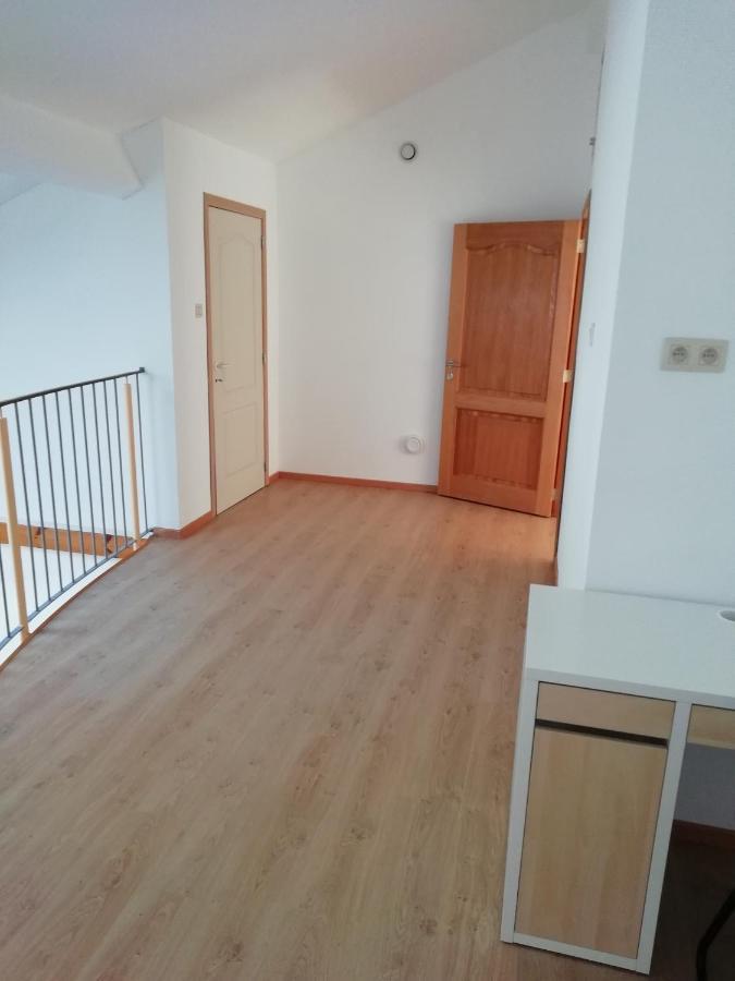 Florennes Gite Neuf 150 M2 Devant Un Grand Lac Prive De 2 Hectares Poissonneux Au Milieu Des Bois 외부 사진