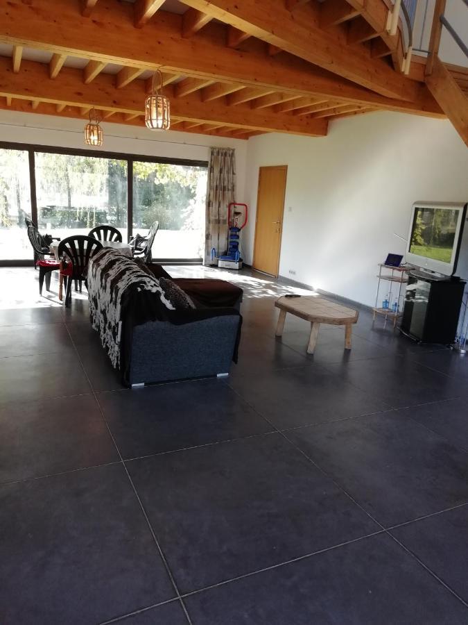 Florennes Gite Neuf 150 M2 Devant Un Grand Lac Prive De 2 Hectares Poissonneux Au Milieu Des Bois 외부 사진