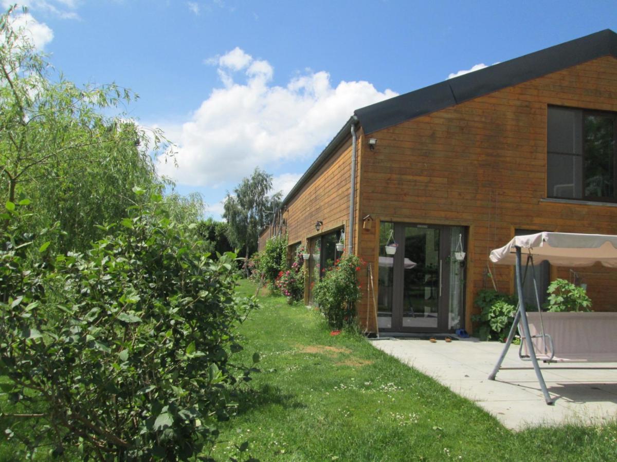 Florennes Gite Neuf 150 M2 Devant Un Grand Lac Prive De 2 Hectares Poissonneux Au Milieu Des Bois 외부 사진