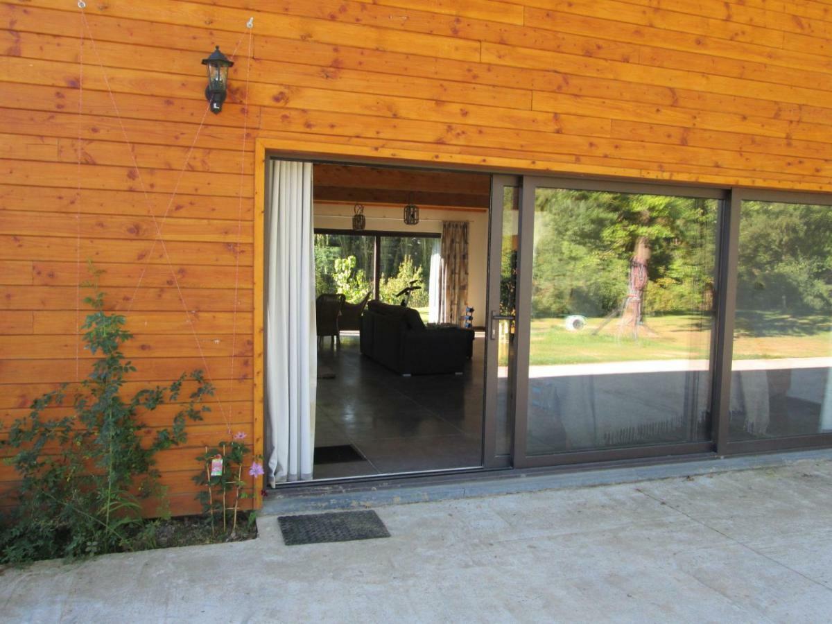Florennes Gite Neuf 150 M2 Devant Un Grand Lac Prive De 2 Hectares Poissonneux Au Milieu Des Bois 외부 사진