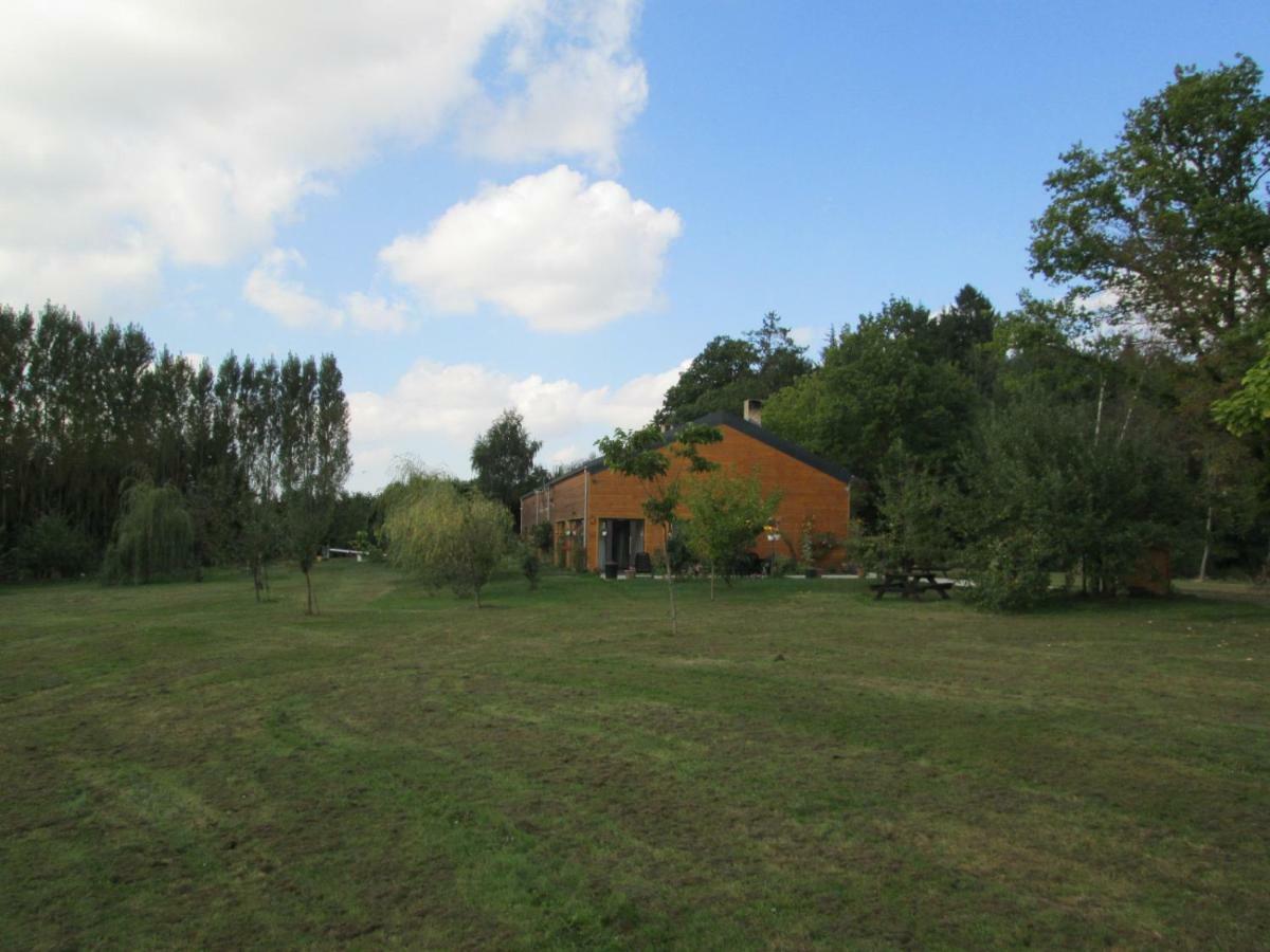 Florennes Gite Neuf 150 M2 Devant Un Grand Lac Prive De 2 Hectares Poissonneux Au Milieu Des Bois 외부 사진
